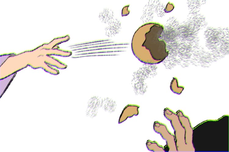 卵の殻に灰をいれた目潰しを投げる典子