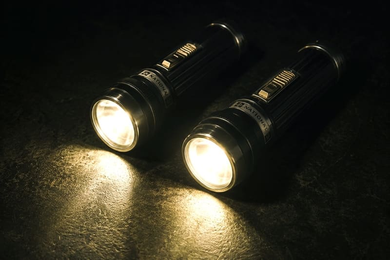 ナショナルの懐中電灯2本